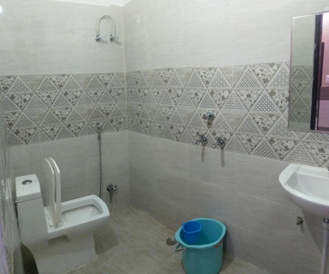 Maan Hotel And Restaurant Алвар Екстериор снимка